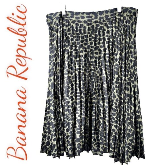 BANANA REPUBLIC Satin Pleated Cheetah Animal Print Midi Skirt, Size 12P - Picture 2 of 9
